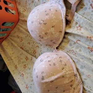40DDD cacique pink and white bra